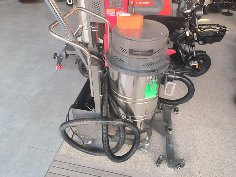 盈達鋰電采購揚子C10工業(yè)吸塵器